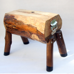 Bijzettafel boomstam met houten poten